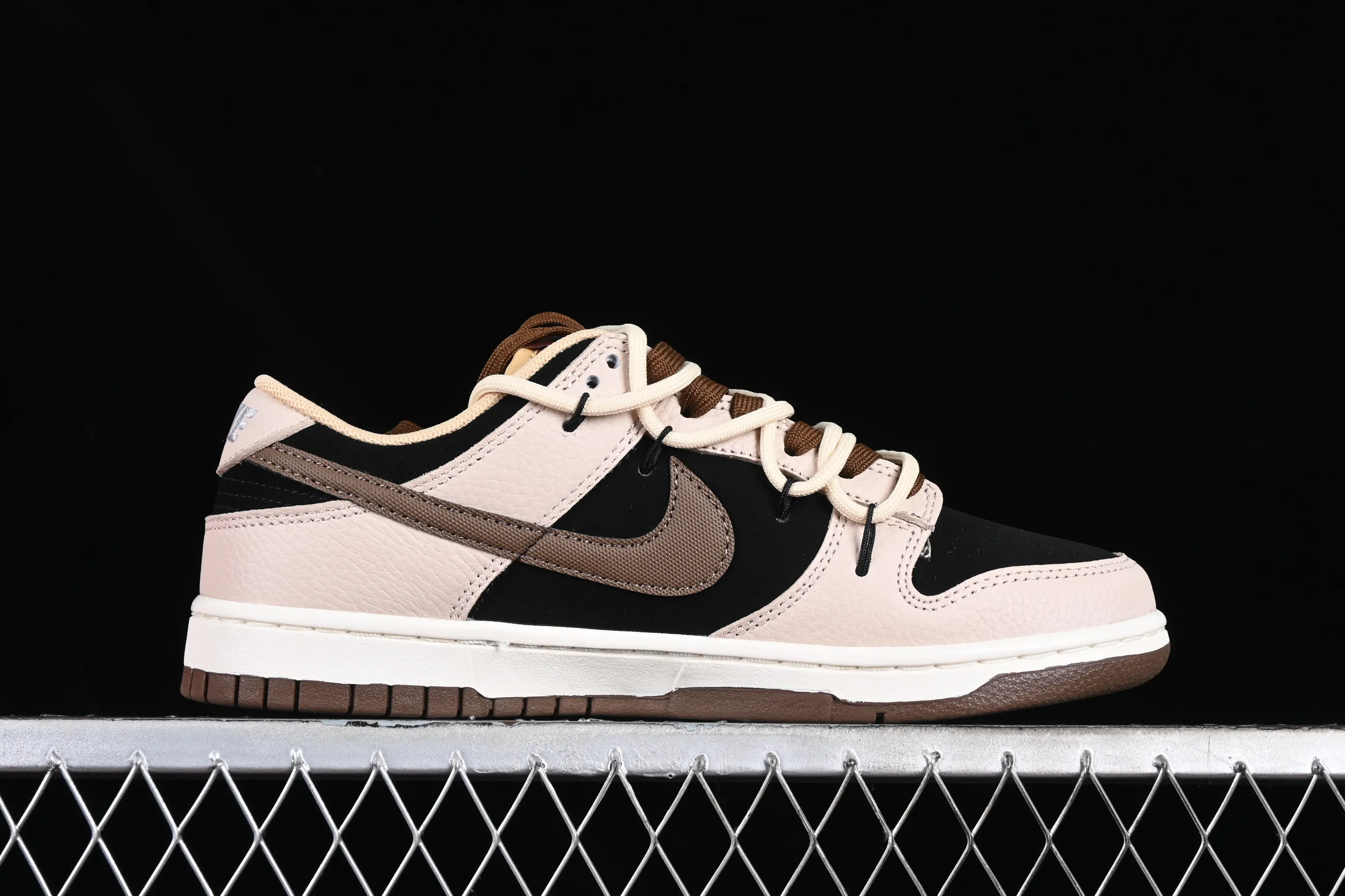 All Categories Nk SB Dunk Series Nk SB Dunk Low Low-top sneakers Nk Dunk Low Panda Prank-street lines graffiti distressed SB strap low-top casual sneakers DR9704-200